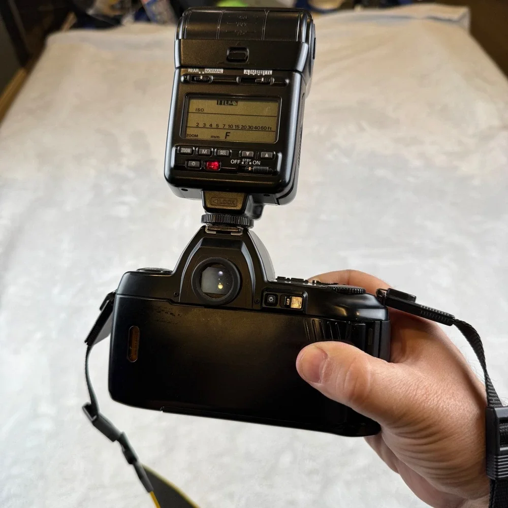 Nikon‎ N8008s 35mm SLR Film Camera w/ AF Nikkor 28-70mm Lens & SB-24 Flash